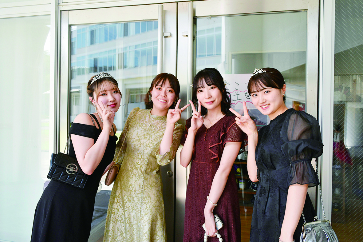 女子4人組