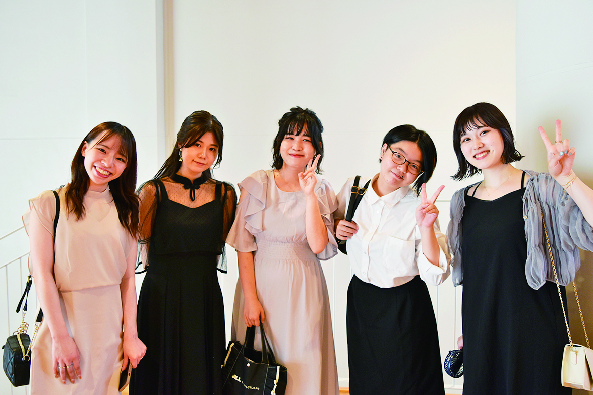 女子5人組
