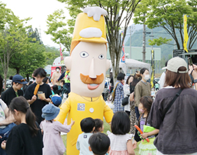 子どもたちに人気のレルヒさん