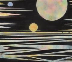 虹色の月とその左横に水色の星、左下に黄色い星が描かれている作品