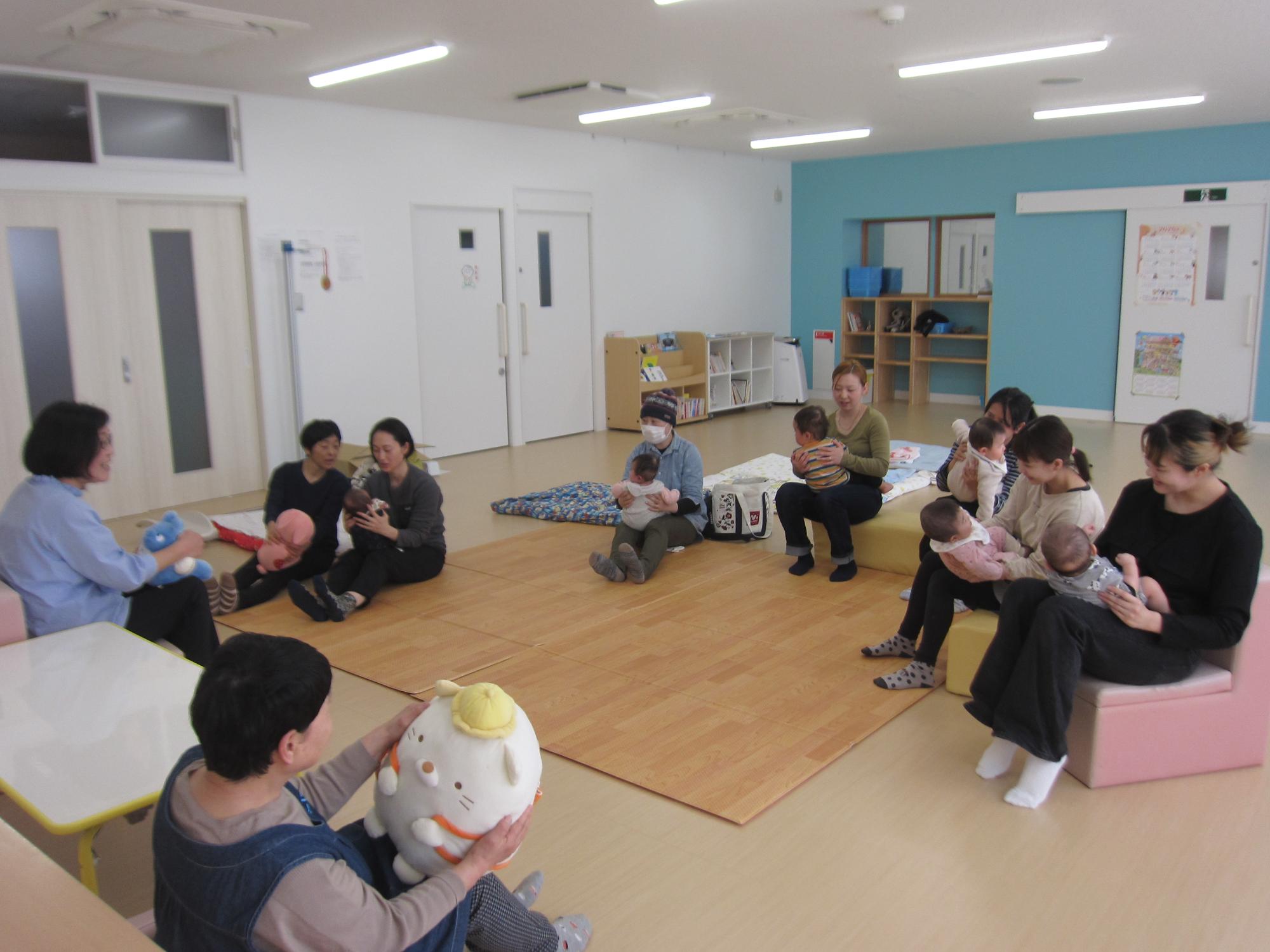 絵本の読み聞かせ