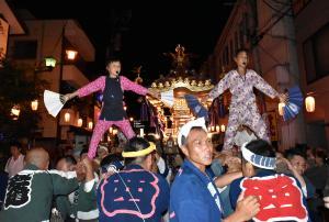 湯沢温泉夏祭り神輿（西中）